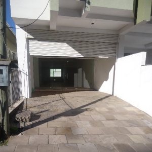 Loja com 98m², no bairro Lourdes em Caxias do Sul para Comprar