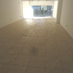 Loja com 98m², no bairro Lourdes em Caxias do Sul para Comprar