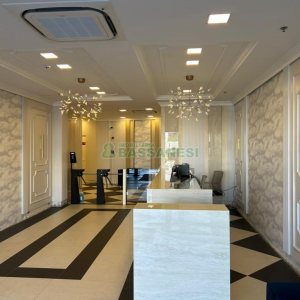 Sala com 380m², 2 vagas, no bairro Sanvitto em Caxias do Sul para Alugar ou Comprar