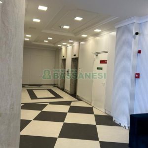 Sala com 380m², 2 vagas, no bairro Sanvitto em Caxias do Sul para Alugar ou Comprar