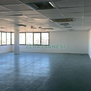 Sala com 380m², 2 vagas, no bairro Sanvitto em Caxias do Sul para Alugar ou Comprar