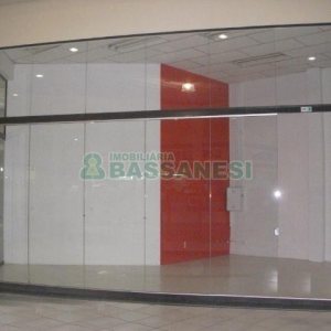 Loja com 31m², no bairro Desvio Rizzo em Caxias do Sul para Alugar