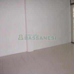 Loja com 31m², no bairro Desvio Rizzo em Caxias do Sul para Alugar