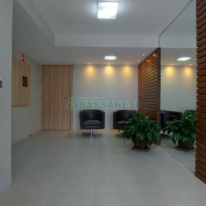 Apto Mobiliado com 79m², 2 dormitórios, 2 vagas, no bairro Medianeira em Caxias do Sul para Alugar