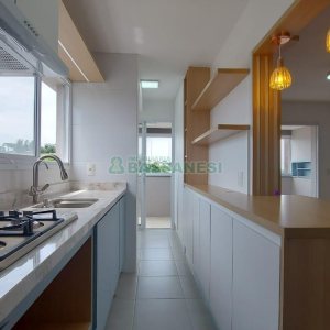 Apto Mobiliado com 79m², 2 dormitórios, 2 vagas, no bairro Medianeira em Caxias do Sul para Alugar