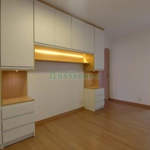 Apto Mobiliado com 79m², 2 dormitórios, 2 vagas, no bairro Medianeira em Caxias do Sul para Alugar