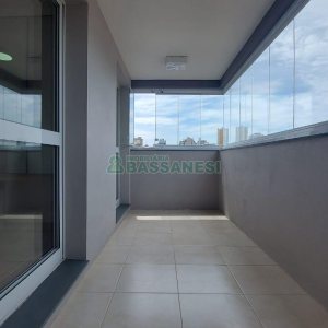 Apto Mobiliado com 79m², 2 dormitórios, 2 vagas, no bairro Medianeira em Caxias do Sul para Alugar