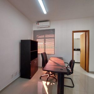Sala Mobiliada com 38m², no bairro Centro em Caxias do Sul para Alugar