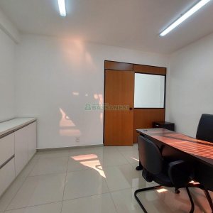 Sala Mobiliada com 38m², no bairro Centro em Caxias do Sul para Alugar