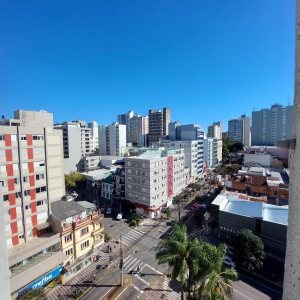 Sala Mobiliada com 38m², no bairro Centro em Caxias do Sul para Alugar