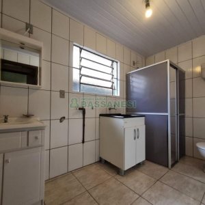 Casa com 35m², 1 dormitório, no bairro Pio X em Caxias do Sul para Alugar