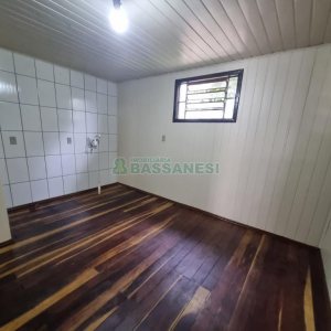 Casa com 35m², 1 dormitório, no bairro Pio X em Caxias do Sul para Alugar