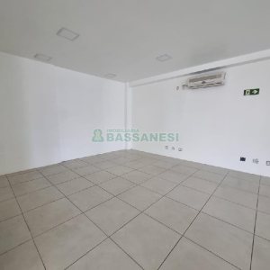 Loja com 154m², no bairro Cruzeiro em Caxias do Sul para Alugar