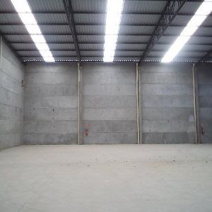 Pavilhão com 678m², no bairro Ana Rech em Caxias do Sul para Alugar
