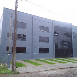 Pavilhão com 678m², no bairro Ana Rech em Caxias do Sul para Alugar