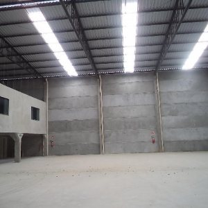 Pavilhão com 678m², no bairro Ana Rech em Caxias do Sul para Alugar