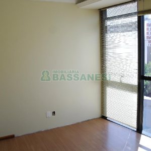 Sala Mobiliada com 52m², 1 vaga, no bairro Centro em Caxias do Sul para Comprar