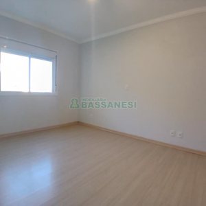 Apto Mobiliado com 37m², 1 dormitório, 1 vaga, no bairro Petrópolis em Caxias do Sul para Alugar