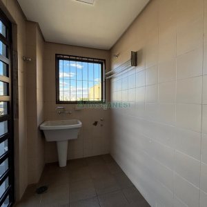 Casa com 156m², 3 dormitórios, 5 vagas, no bairro São Pelegrino em Caxias do Sul para Alugar