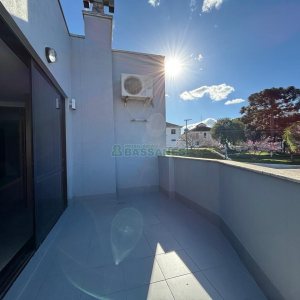 Casa com 156m², 3 dormitórios, 5 vagas, no bairro São Pelegrino em Caxias do Sul para Alugar