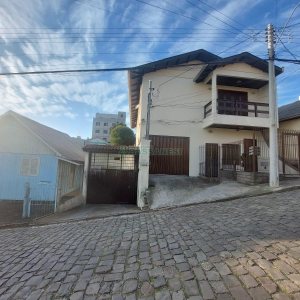 Apartamento com 94m², 2 dormitórios, 1 vaga, no bairro Interlagos em Caxias do Sul para Alugar