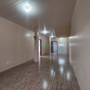 Casa com 94m², 2 dormitórios, 1 vaga, no bairro Interlagos em Caxias do Sul para Alugar