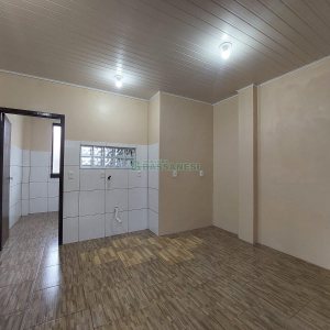 Casa com 94m², 2 dormitórios, 1 vaga, no bairro Interlagos em Caxias do Sul para Alugar