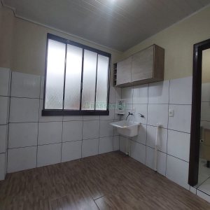 Casa com 94m², 2 dormitórios, 1 vaga, no bairro Interlagos em Caxias do Sul para Alugar