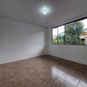 Casa com 94m², 2 dormitórios, 1 vaga, no bairro Interlagos em Caxias do Sul para Alugar