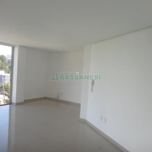 Sala com 92m², no bairro Madureira em Caxias do Sul para Comprar