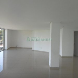 Sala com 92m², no bairro Madureira em Caxias do Sul para Comprar