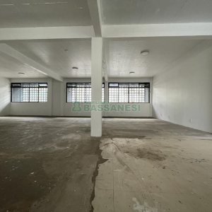 Pavilhão com 620m², no bairro Exposição em Caxias do Sul para Alugar
