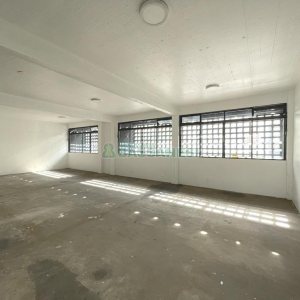 Pavilhão com 620m², no bairro Exposição em Caxias do Sul para Alugar