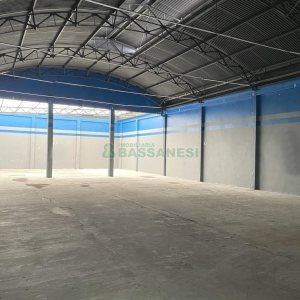 Pavilhão com 620m², no bairro Exposição em Caxias do Sul para Alugar
