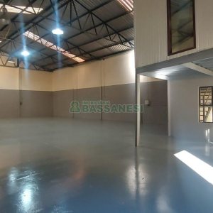 Pavilhão com 280m², no bairro Santa Catarina em Caxias do Sul para Alugar