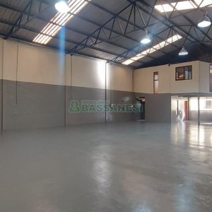 Pavilhão com 280m², no bairro Santa Catarina em Caxias do Sul para Alugar