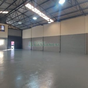 Pavilhão com 280m², no bairro Santa Catarina em Caxias do Sul para Alugar