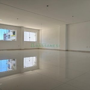 Loja com 230m², no bairro Exposição em Caxias do Sul para Alugar