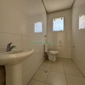 Loja com 230m², no bairro Exposição em Caxias do Sul para Alugar