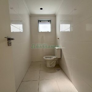 Loja com 230m², no bairro Exposição em Caxias do Sul para Alugar