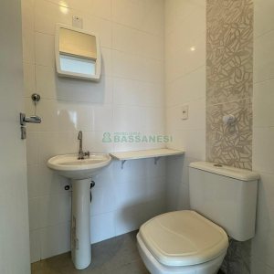 Apartamento com 64m², 2 dormitórios, 2 vagas, no bairro Panazzolo em Caxias do Sul para Comprar