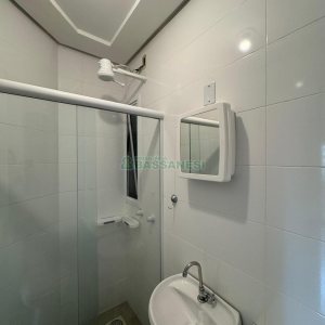 Apartamento com 64m², 2 dormitórios, 2 vagas, no bairro Panazzolo em Caxias do Sul para Comprar