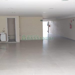 Loja com 330m², no bairro Panazzolo em Caxias do Sul para Alugar