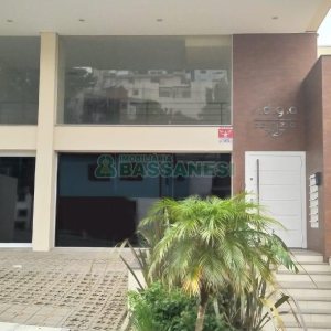 Loja com 330m², no bairro Panazzolo em Caxias do Sul para Alugar