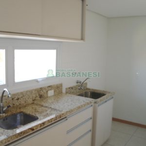Apartamento com 85m², 2 dormitórios, 2 vagas, no bairro Sagrada Família em Caxias do Sul para Comprar