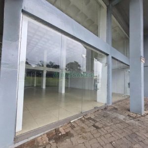 Loja com 350m², no bairro Desvio Rizzo em Caxias do Sul para Alugar
