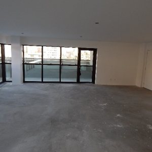 Sala com 90m², 1 vaga, no bairro Pio X em Caxias do Sul para Comprar