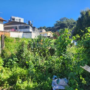 Terreno, 2 dormitórios, 2 vagas, no bairro São José em Caxias do Sul para Comprar