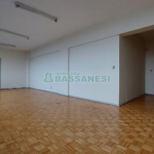 Sala com 66m², no bairro Centro em Caxias do Sul para Alugar