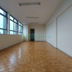 Sala com 66m², no bairro Centro em Caxias do Sul para Alugar